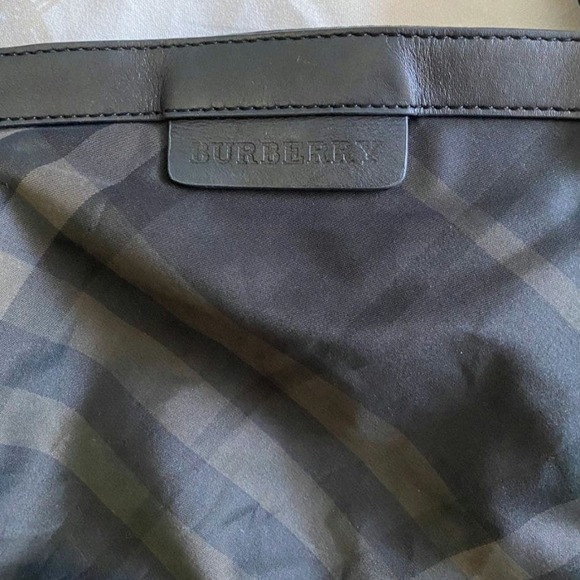 Burberry Purse Authentic - Picture 5 of 11